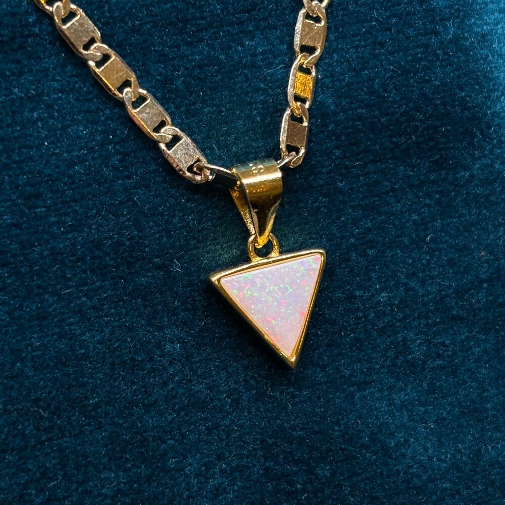 Natural Solid Australian Triangular Pinfire Lambi… - image 3